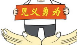 六旬老人救落水者,六旬老人谱写生命救援壮歌