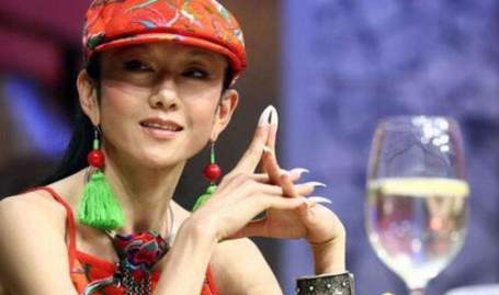 杨丽萍回应争议,艺术与生活的真实对话,直面争议与衰老