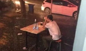 男子将女友虐杀泡进浴缸随后自杀,男子虐杀女友后自杀,案情细节令人震惊